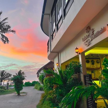 Infinity Dhiffushi Hotell Exteriör bild