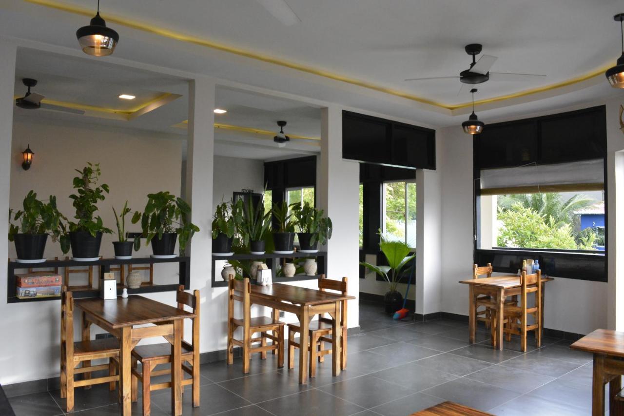 Infinity Dhiffushi Hotell Exteriör bild