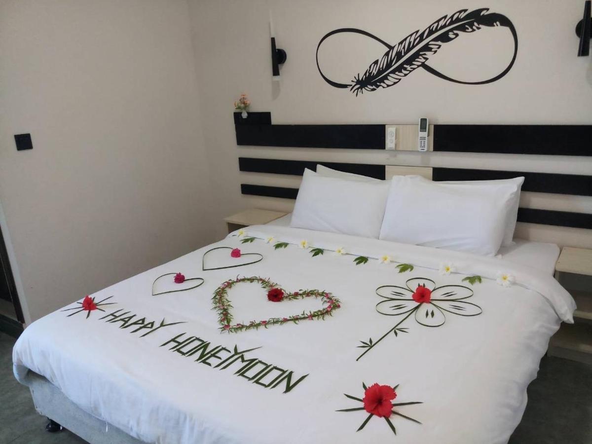 Infinity Dhiffushi Hotell Exteriör bild