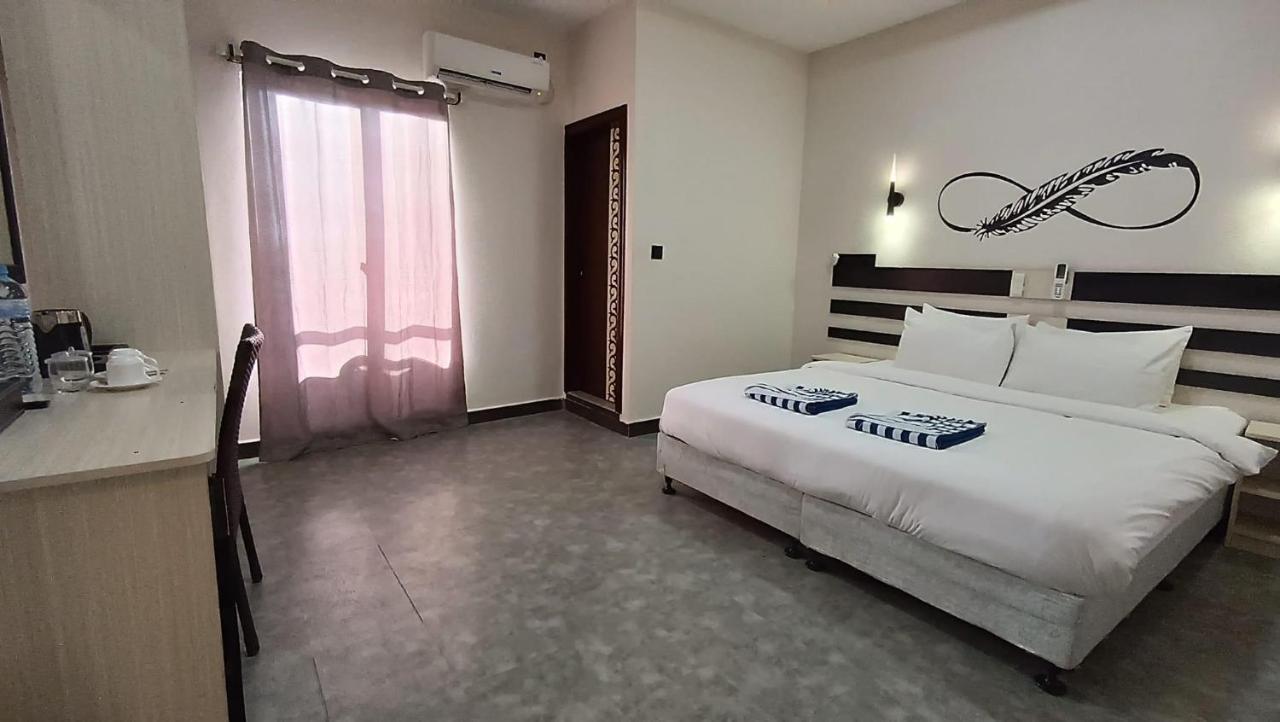 Infinity Dhiffushi Hotell Exteriör bild