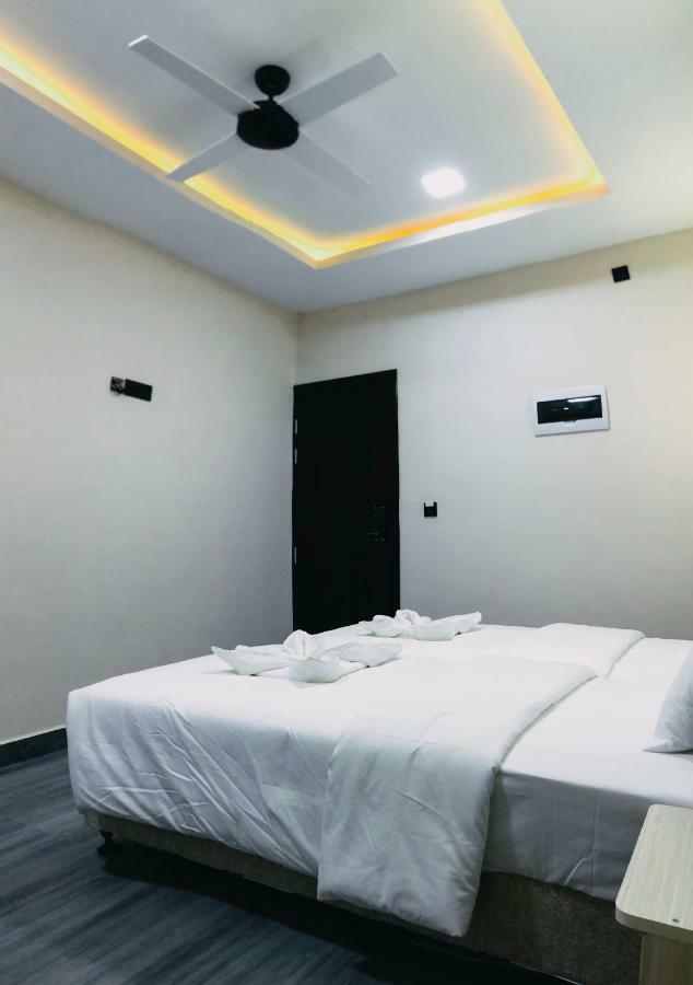 Infinity Dhiffushi Hotell Exteriör bild
