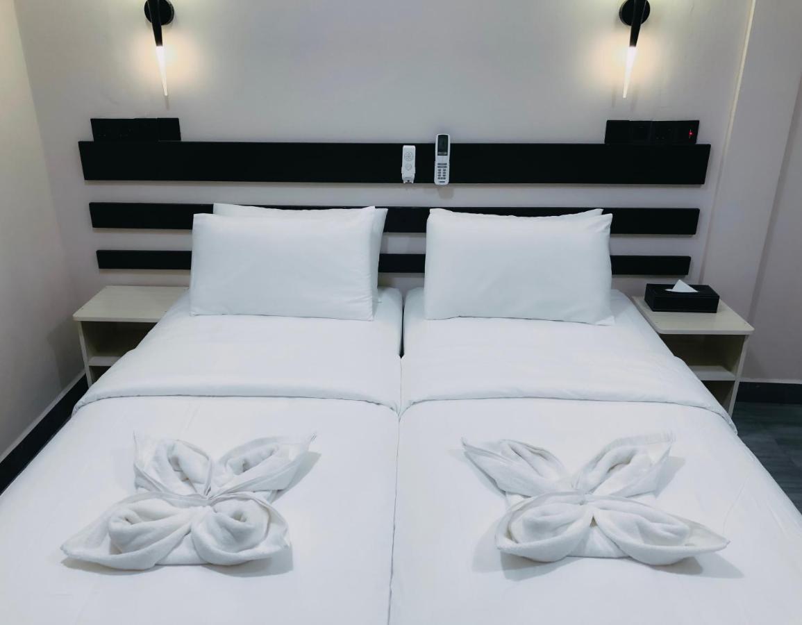 Infinity Dhiffushi Hotell Exteriör bild