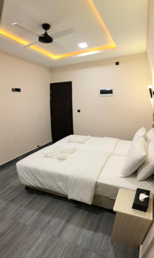 Infinity Dhiffushi Hotell Exteriör bild