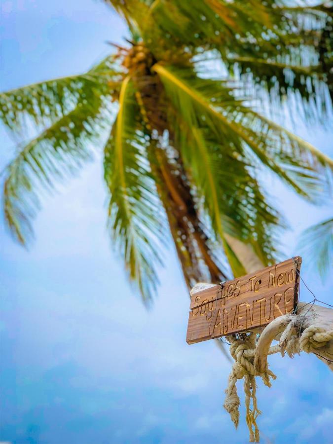 Infinity Dhiffushi Hotell Exteriör bild